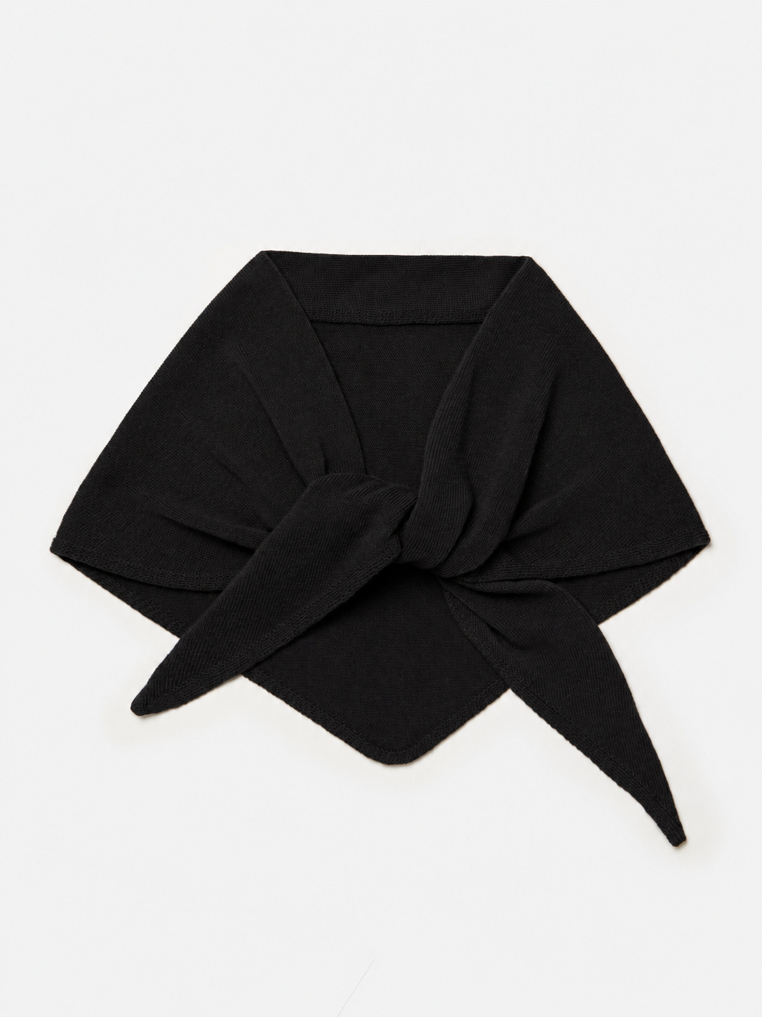 Cosy Chic Triangle Solid Black