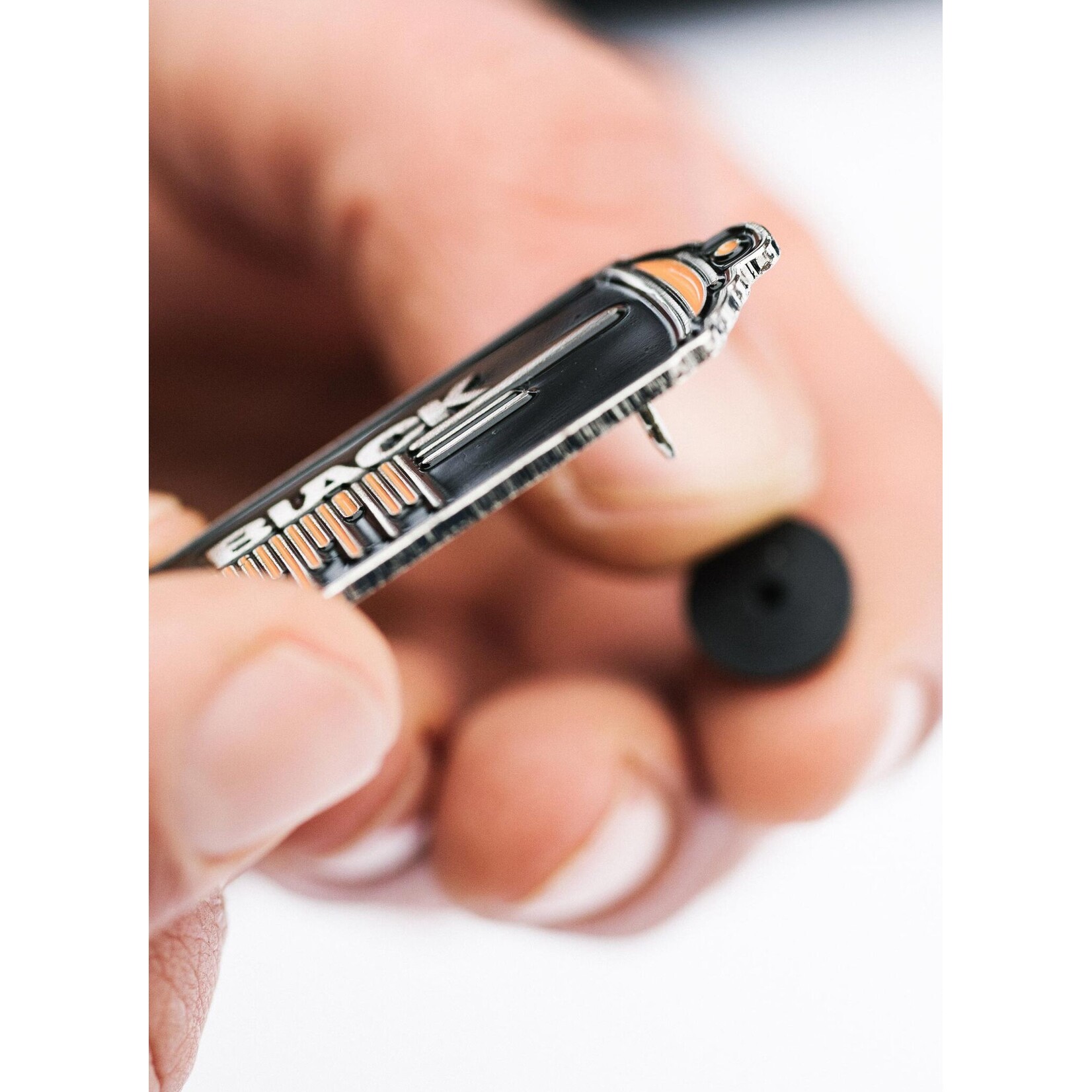 Montana Montana Black Can Pin