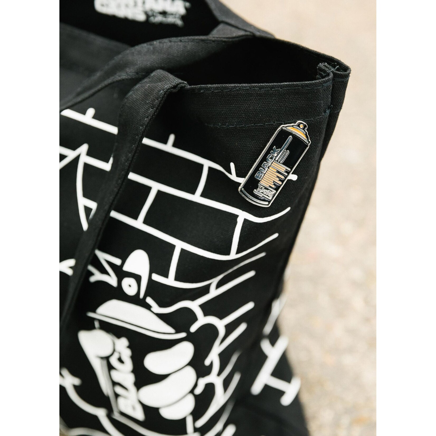 Montana Montana Black Can Pin