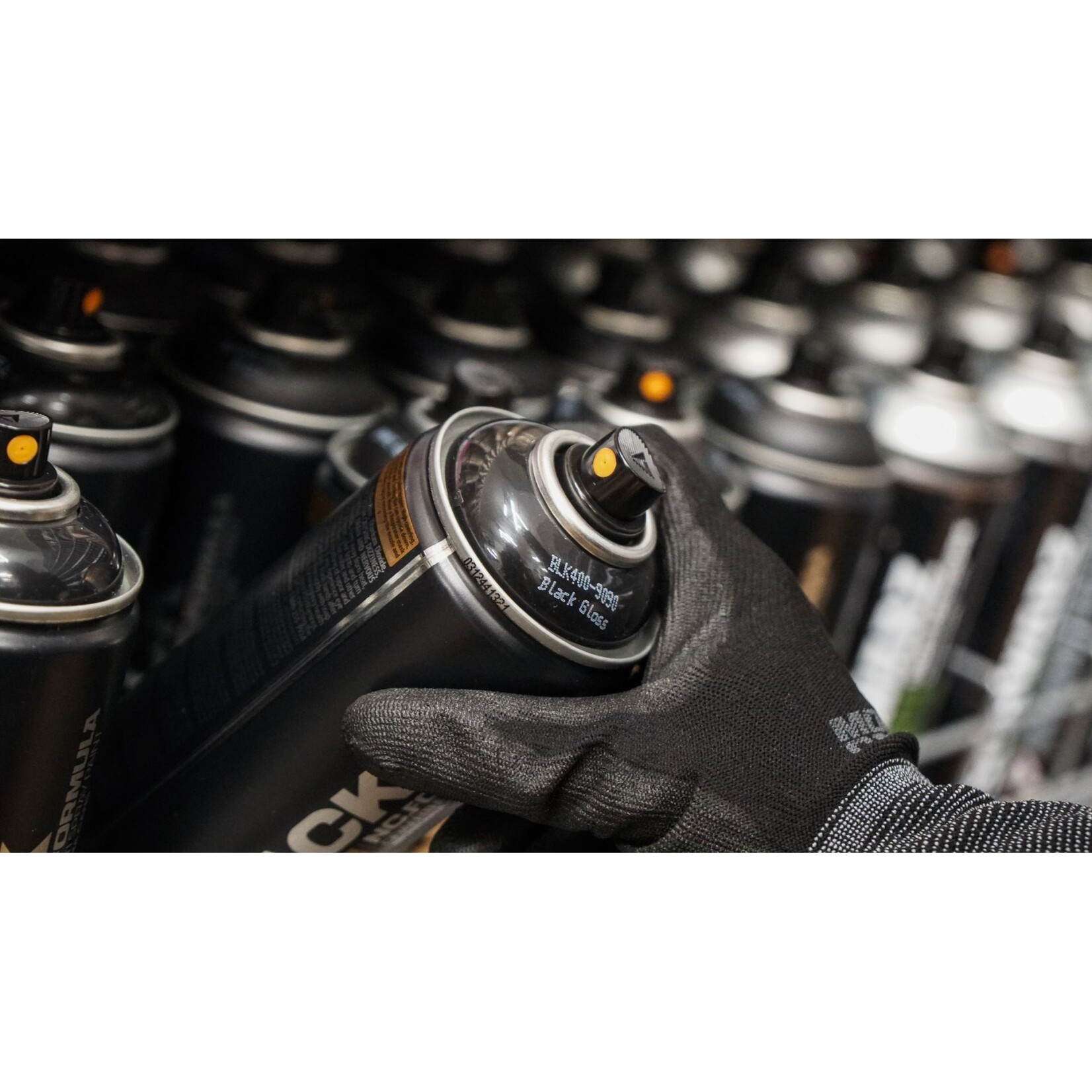 Montana CANS BLK 9090 Black Glossy