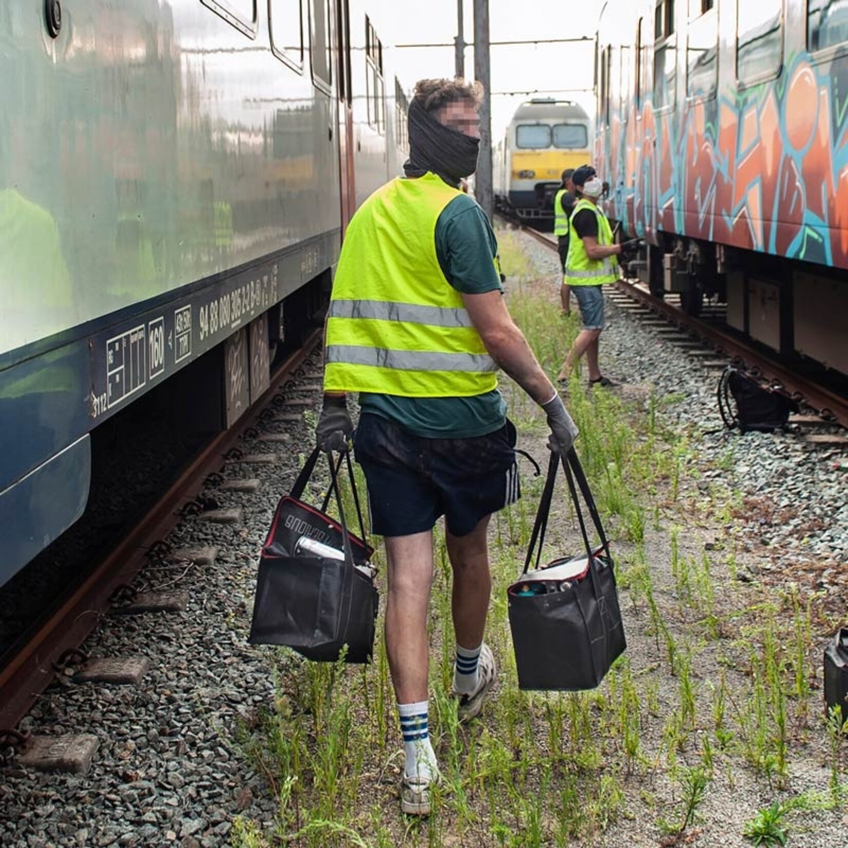 Mr. Serious 12ER DOSENTASCHE schwarz