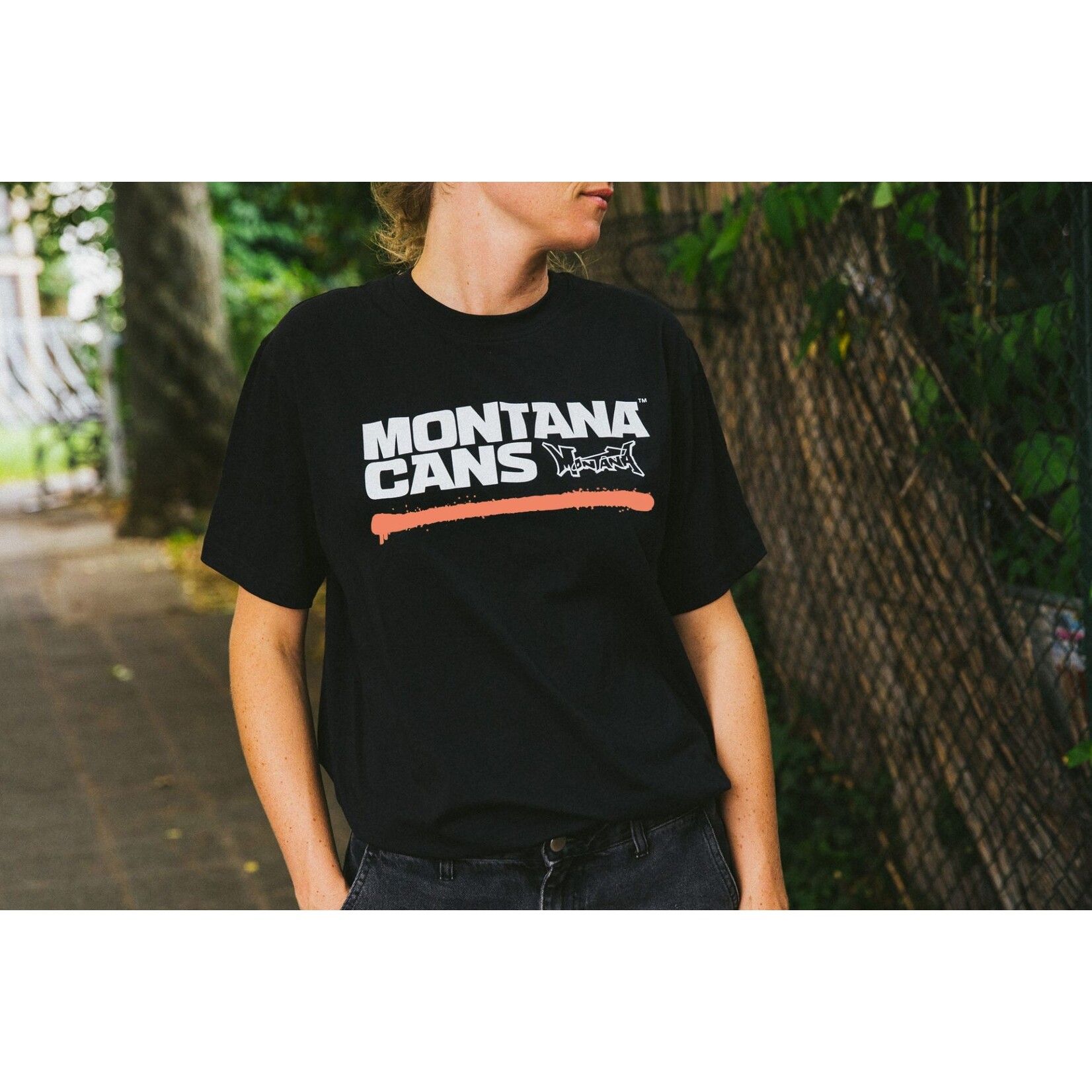 Montana Cans T-SHIRT Typo Logo Underline Black Shrimp