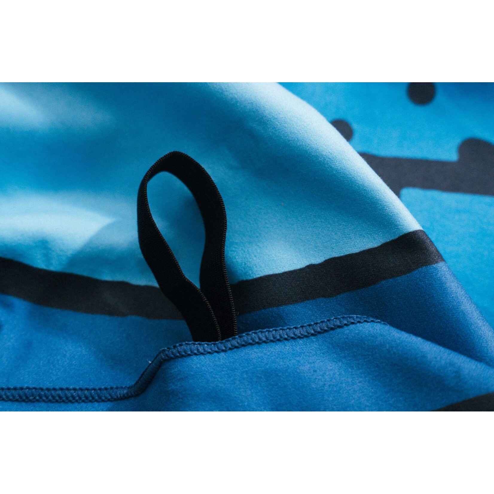 Montana Packable Microfibre Beach Towel – Spray Foot