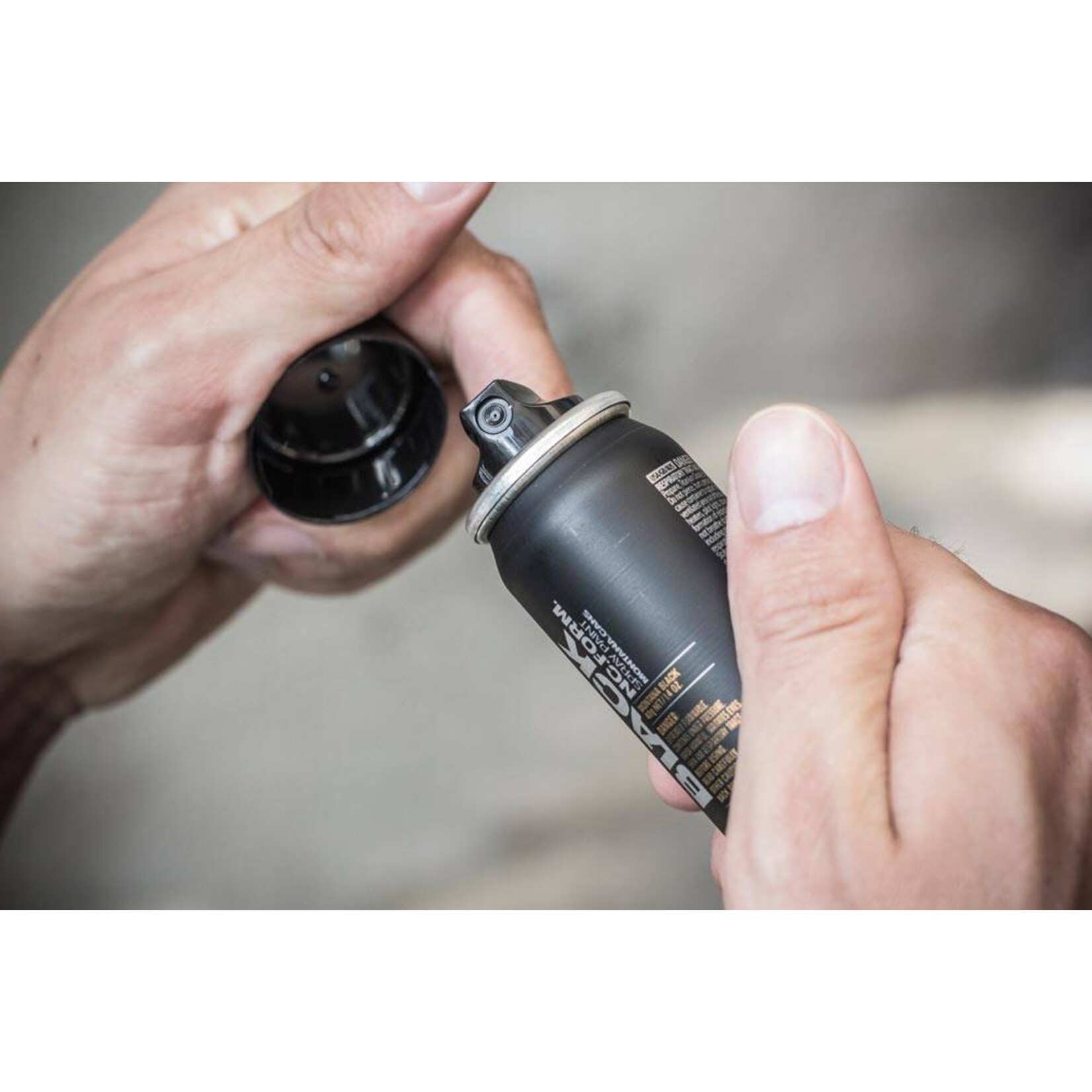 Montana BLACK 15x 50ml Sales Display