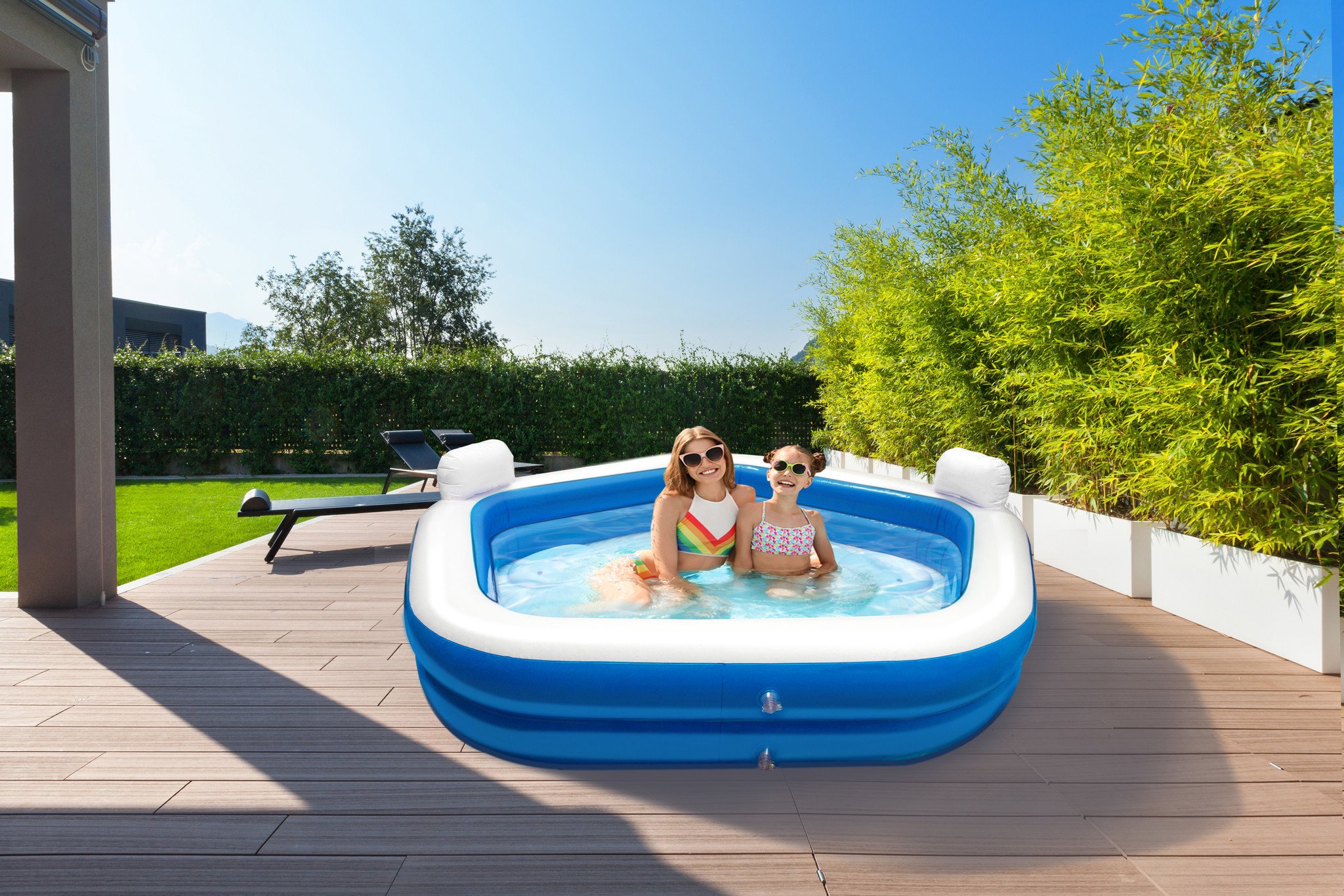 Creative Kids - Vijfhoekig Familiezwembad - Opblaasbaar - 2 Loungestoelen - 213 x 206 x 60 cm - Drankjeshouders - Hoofdsteunen