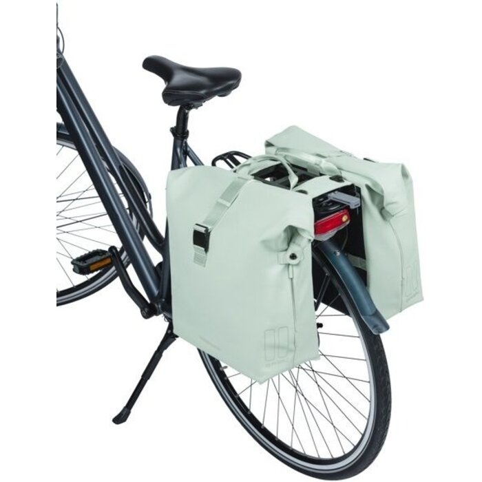 Basil Dubbele fietstas Basil SoHo Nordlicht MIK 41 liter 31 x 13 x 37 cm - pastel groen