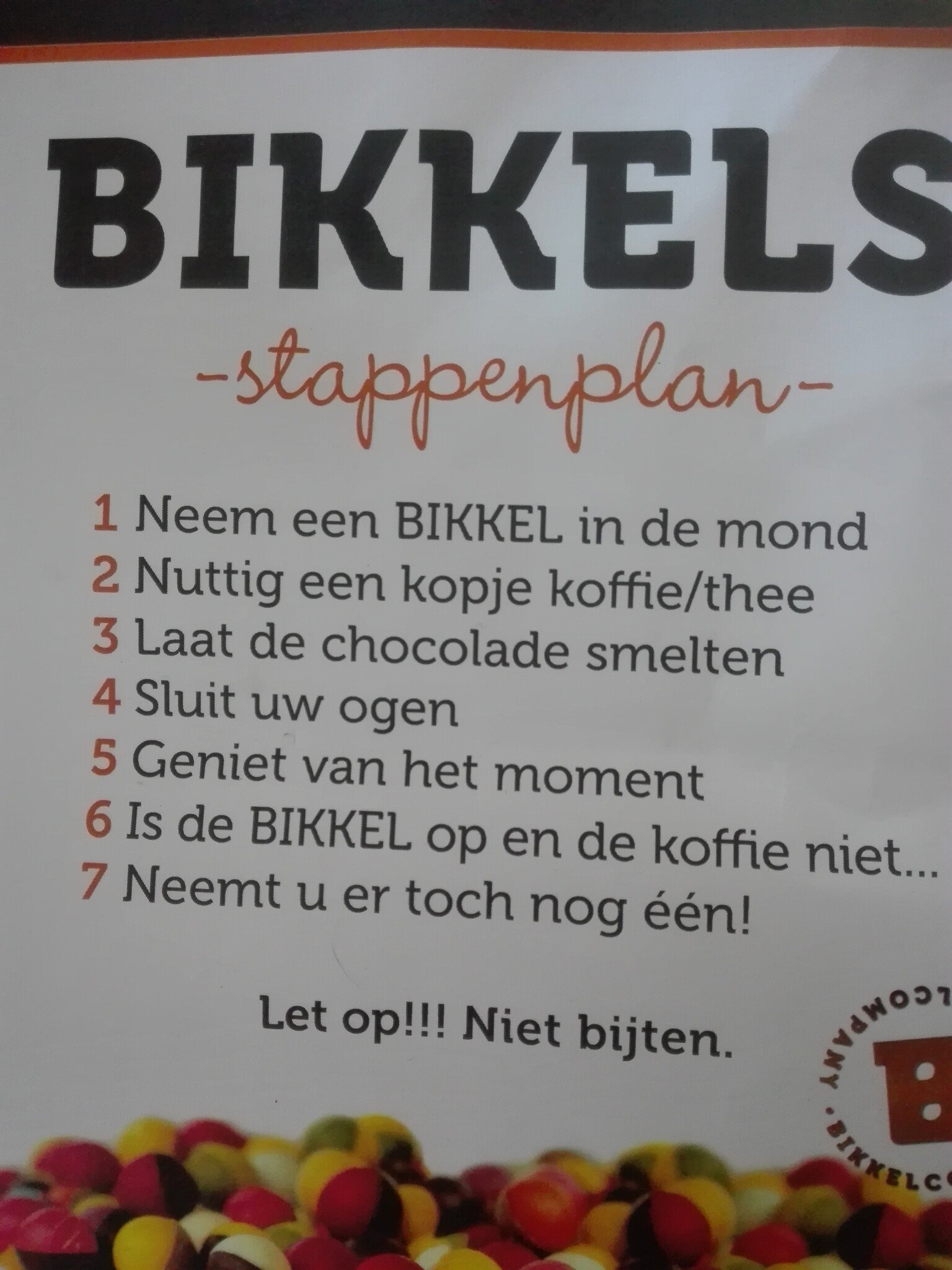 5 theebloemen & 5 Chocolade bikkels