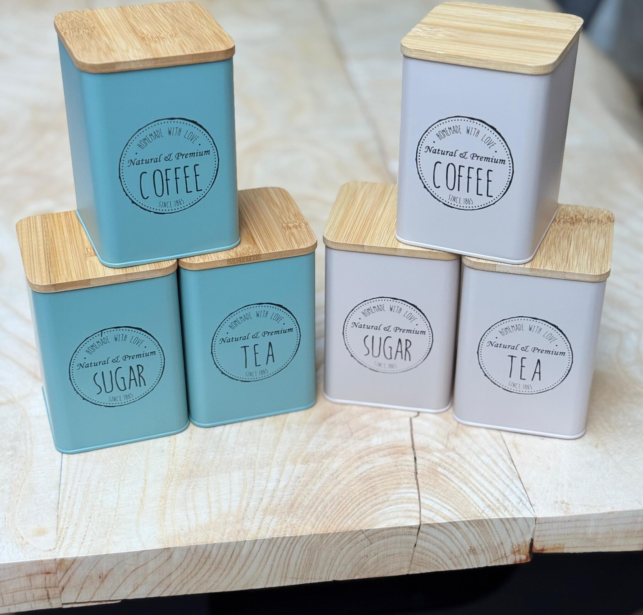 Koffie , thee en suikerblikken