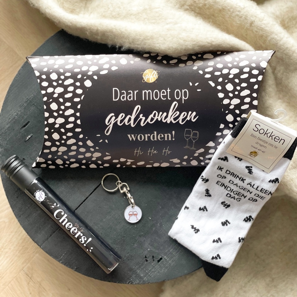 Cadeauset daar moet op gedronken worden