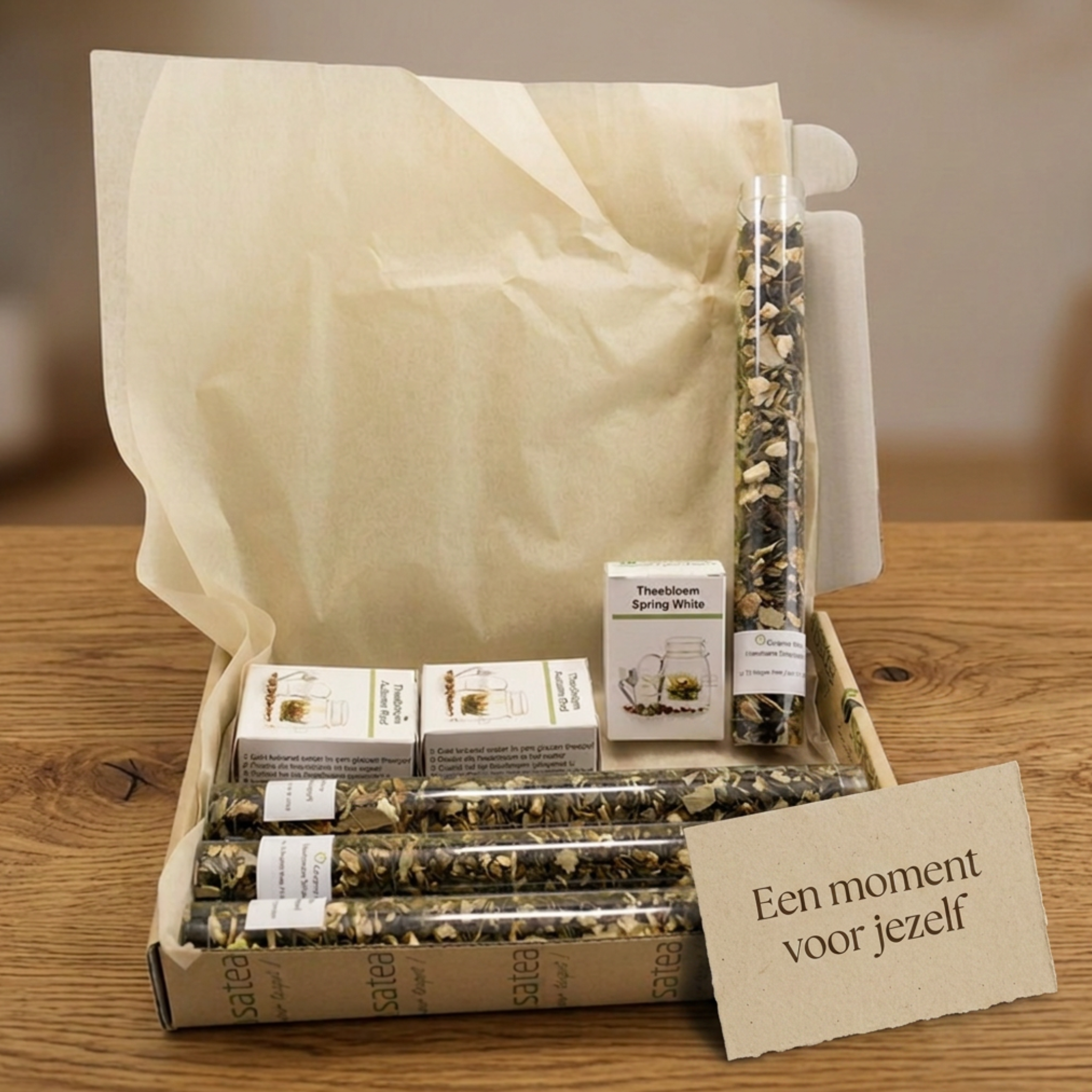 Luxe Thee Proeferij Cadeaupakket met 4 Soorten thee & 3 Theebloemen