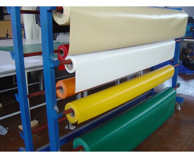 PVC/polyester tarp fabric 650 gr/m² FR, roll width 2,50m