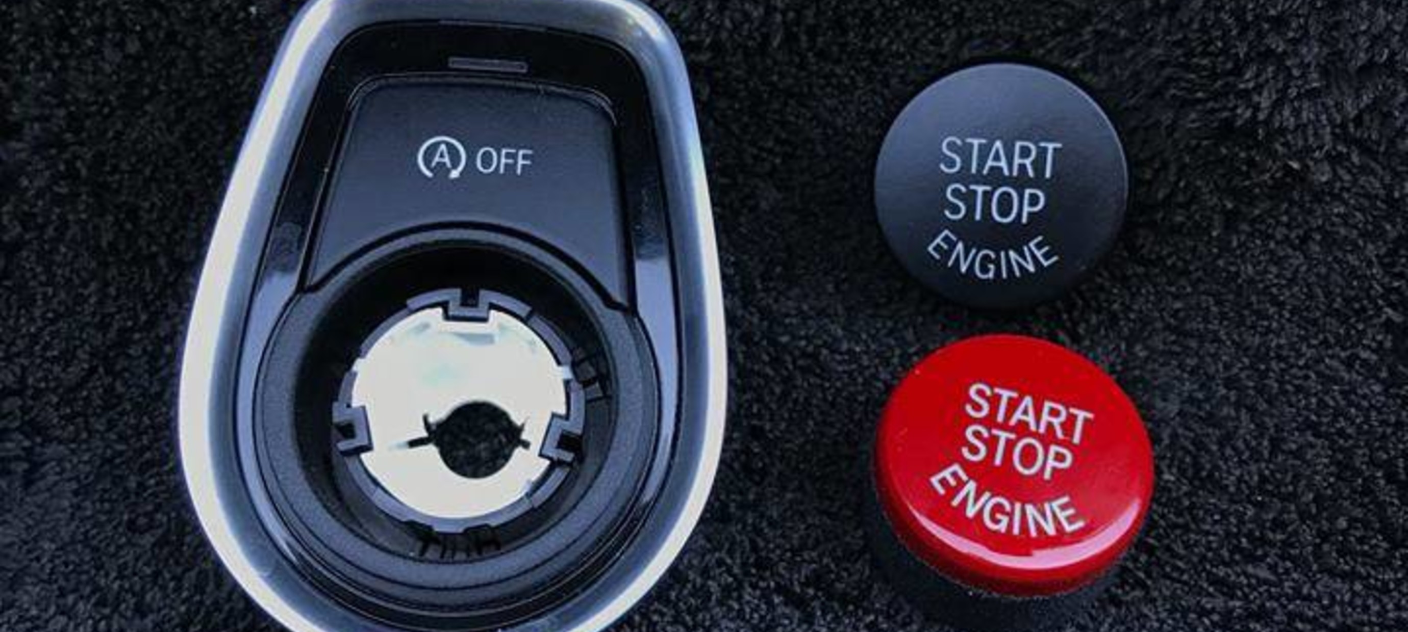 Monteer rode start/stop knop