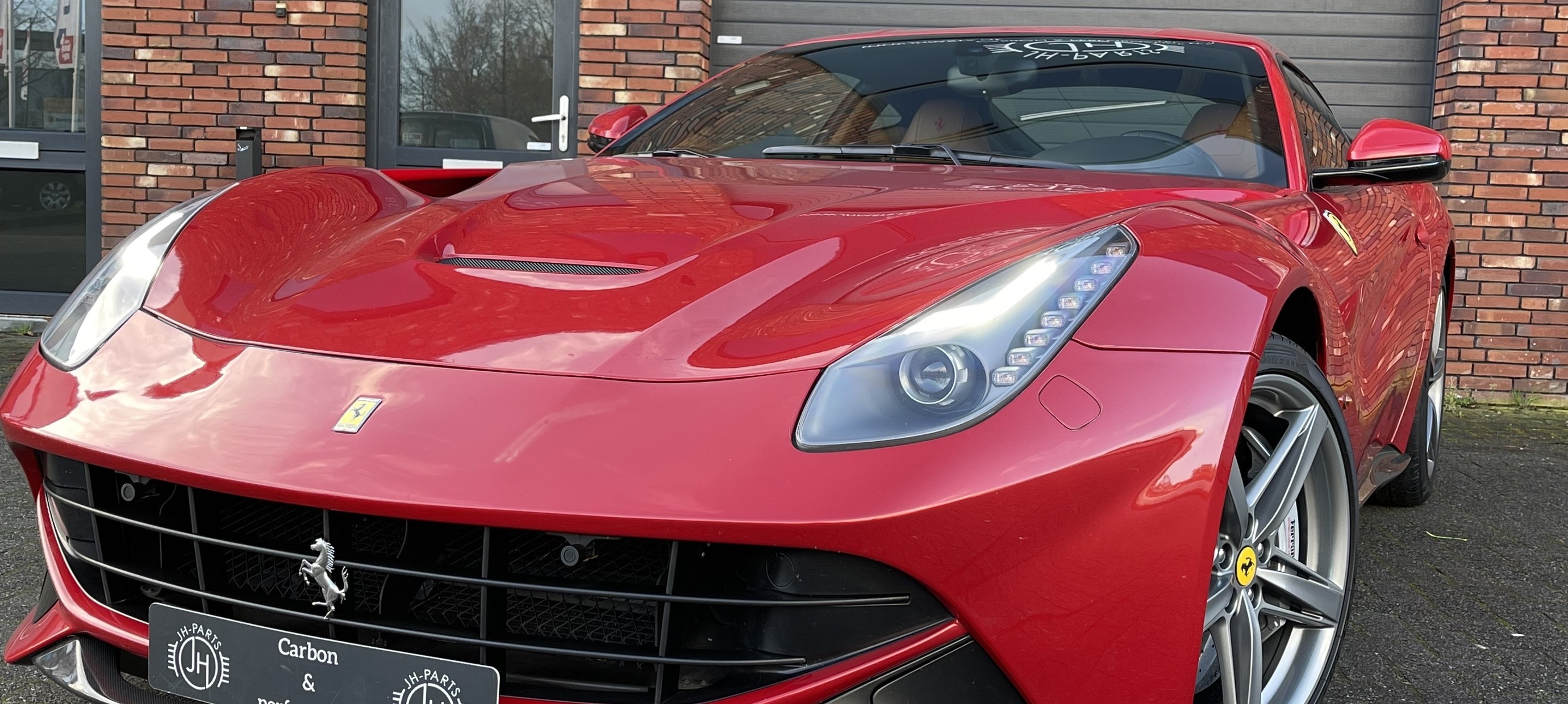 Ferrari F12 carbon kit + Capristo uitlaat