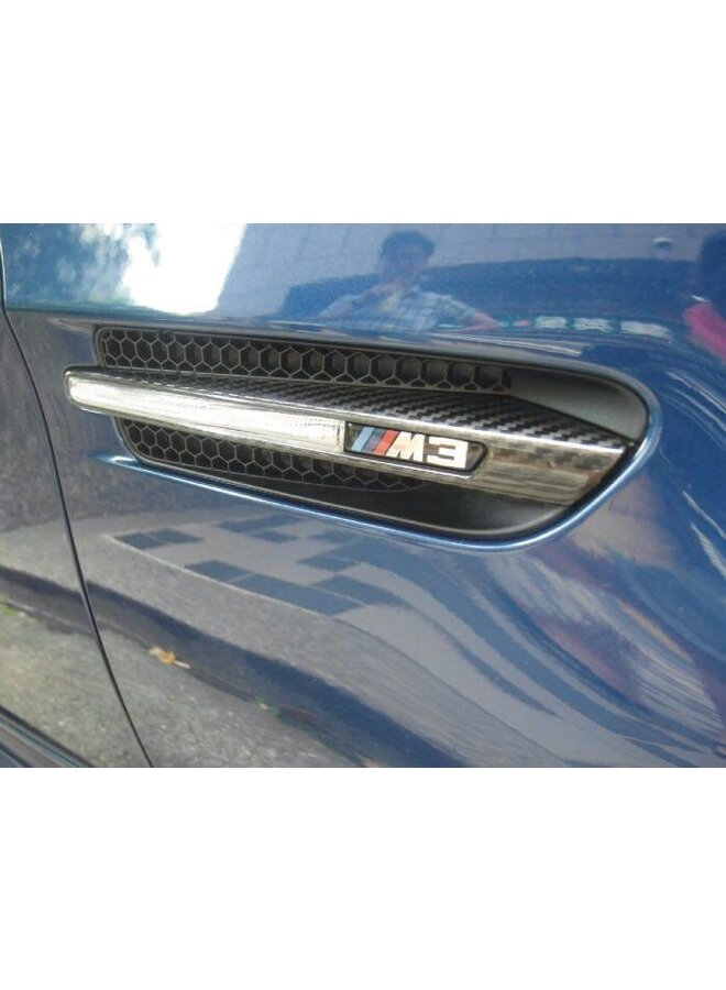 BMW E90 E92 E93 M3 Carbon-Seitenschlitz-Logo-Blinkerlampenabdeckung