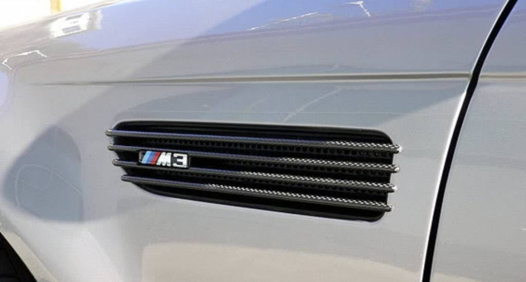 thumbnail image 2 of Unbranded ABS Side Fender Grille Vents For BMW E46 CSL 2D M3 – Black Pair 2 of 3