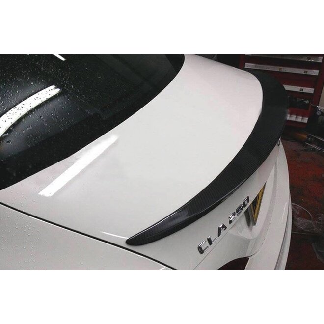 Carbon trunk lip