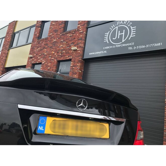 Spoiler in carbonio stile Renn W204