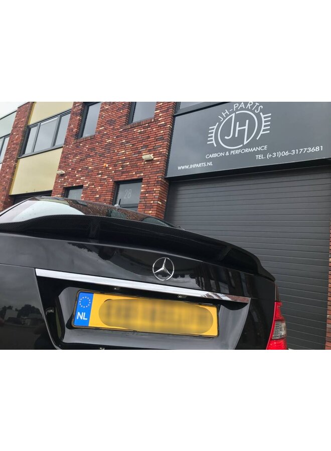 Spoiler estilo Renn de carbono W204