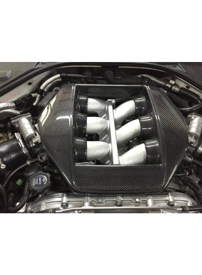 Carbon engine cover GTR