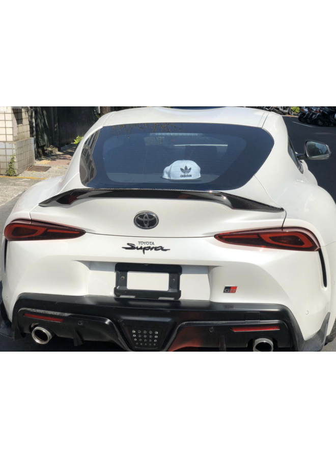 Spoiler do porta-malas em carbono do Toyota Supra A90