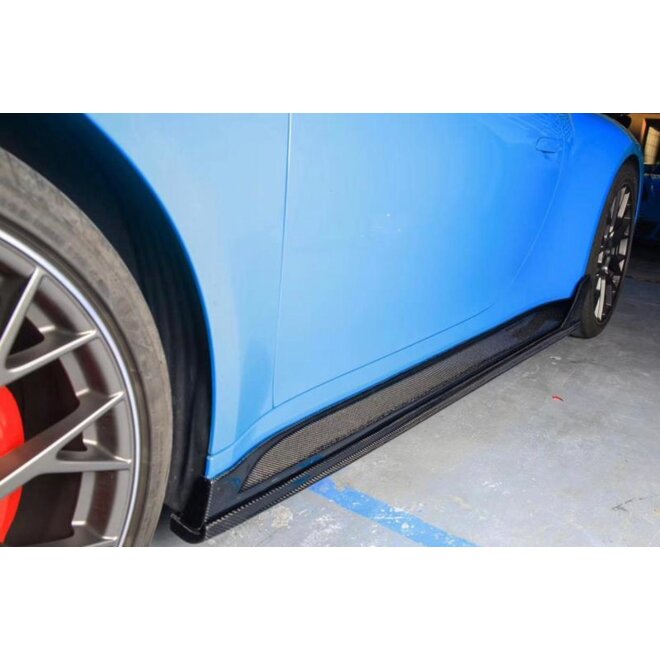 Carbon side skirts Porsche 992 911