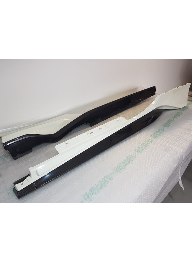 Ferrari 488 GTB Carbon side skirts in Pista style