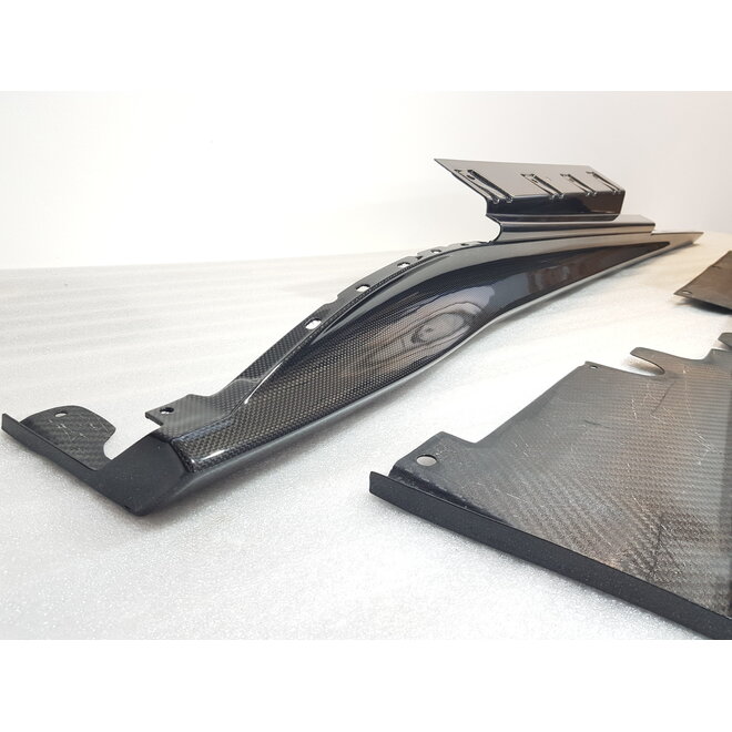 Minigonne laterali in carbonio Ferrari F12
