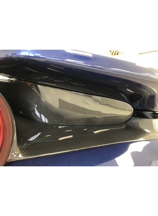 Connettore fanale posteriore spoiler posteriore in carbonio Ferrari 488 Pista