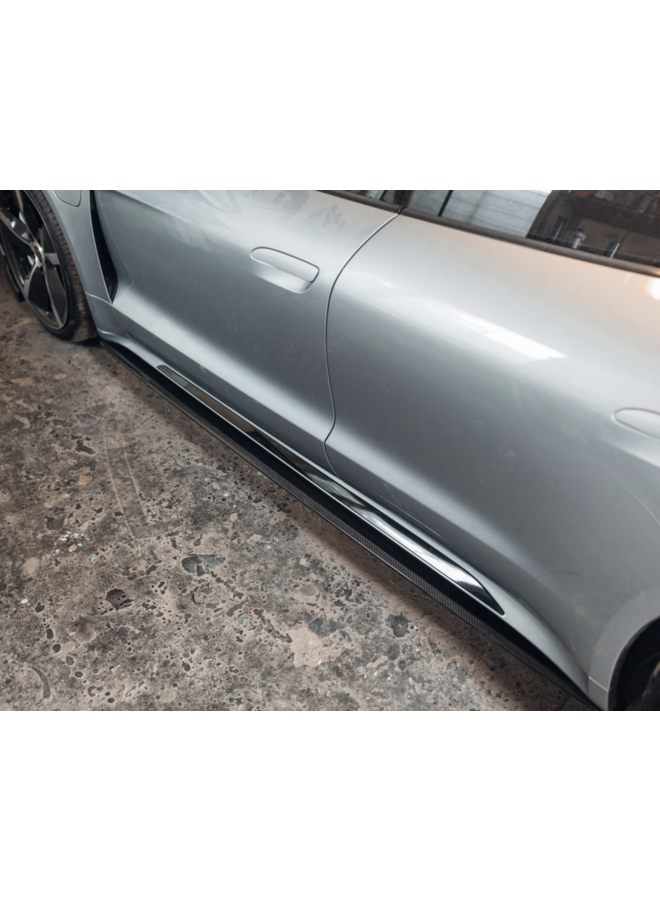 Extensions de jupe latérale en carbone Porsche Taycan Turbo S