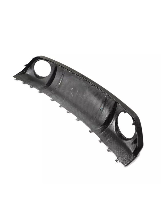 Si tratta di un diffusore in carbonio per Audi RS3 8Y