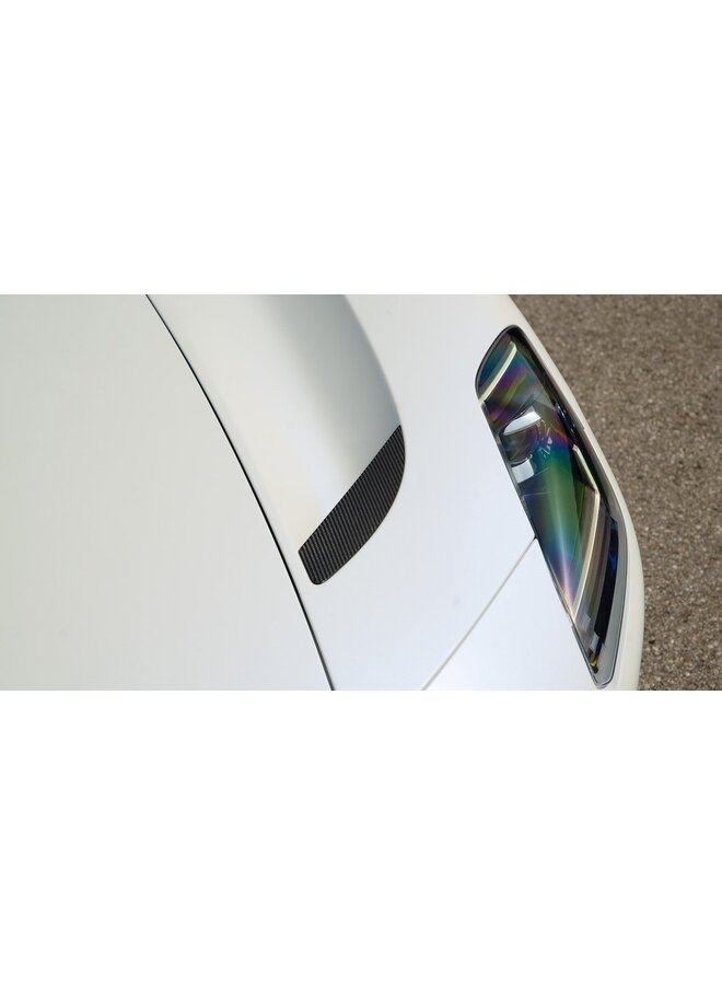 Inserção de grelha no vidro frontal em carbono Maserati MC20
