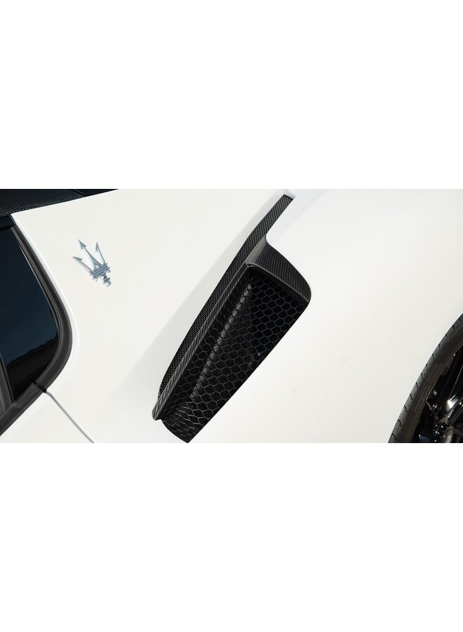 Maserati MC20 carbon achterscherm lucht happer cover