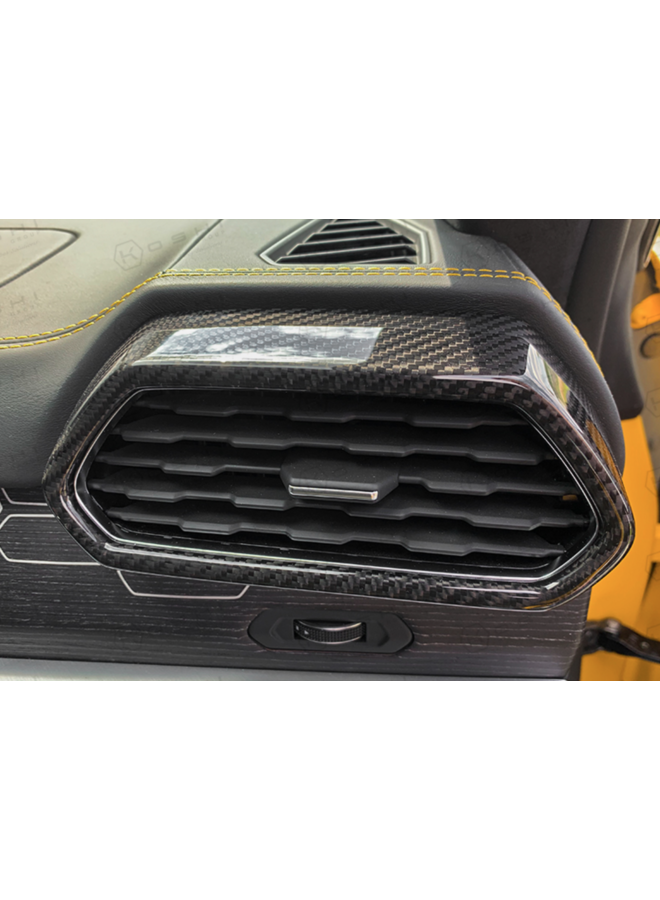 Innenraum des Lamborghini Urus Carbon-Lüftungsgitters