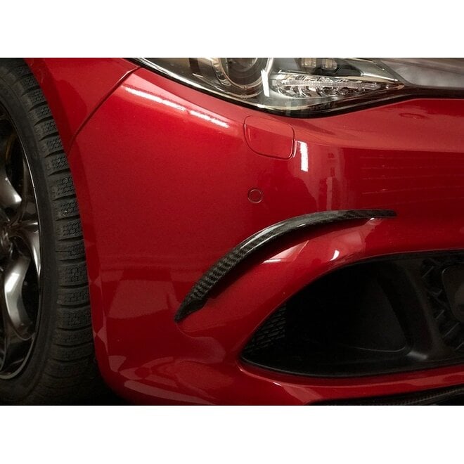 Alfa Romeo Giulia QV Entrada de ar frontal em fibra de carbono