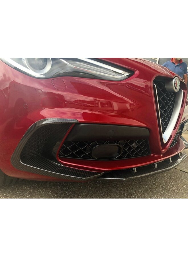 Abas do para-choque dianteiro em fibra de carbono Alfa Romeo Stelvio QV
