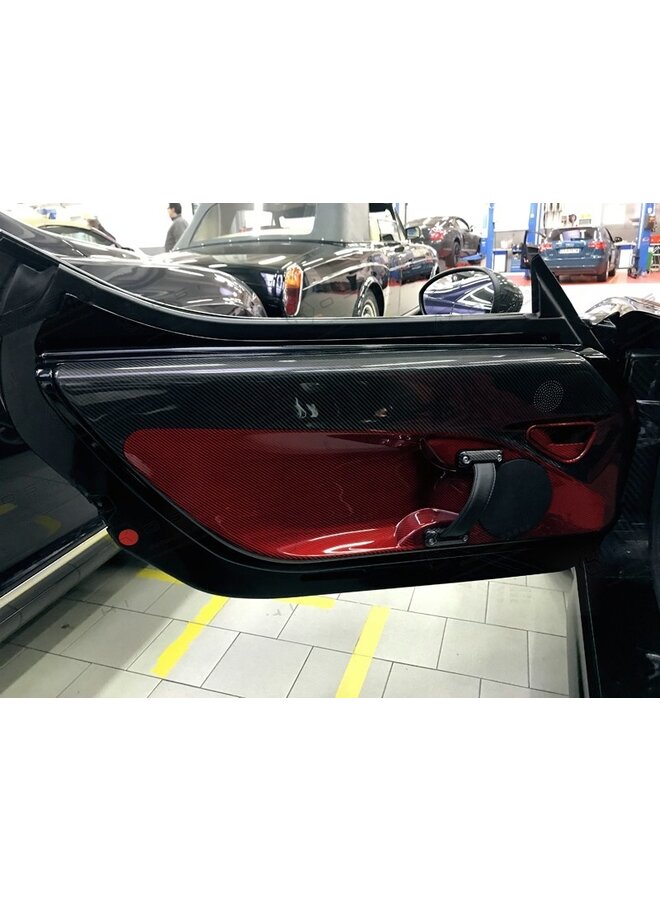 Painéis das portas interiores em fibra de carbono Alfa Romeo 4C