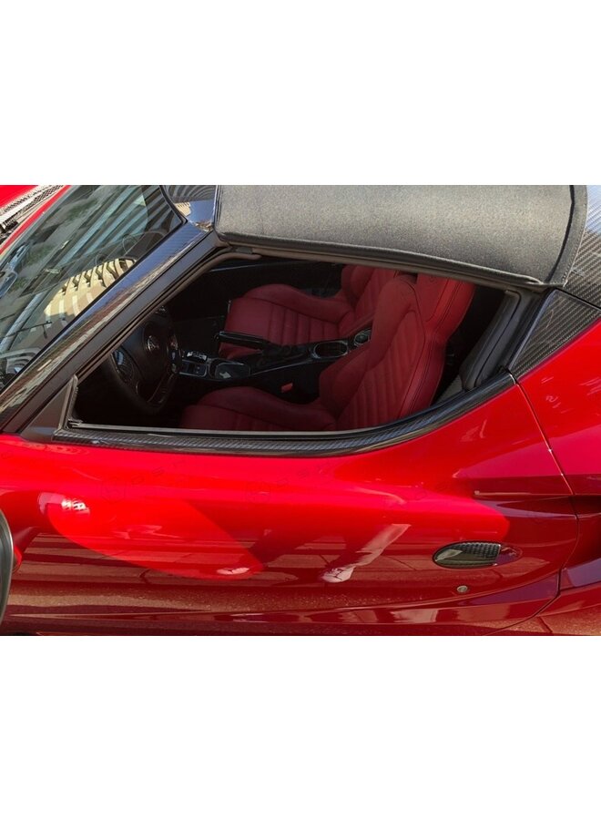 Exterior de fibra de carbono Alfa Romeo 4C Marco de ventana inferior