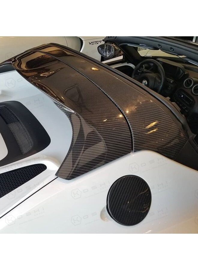 Arceau de sécurité et becquet arrière en fibre de carbone Alfa Romeo 4C
