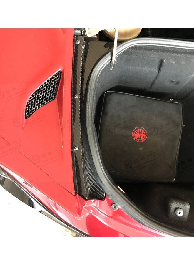 Estrutura do porta-malas em fibra de carbono Alfa Romeo 4C
