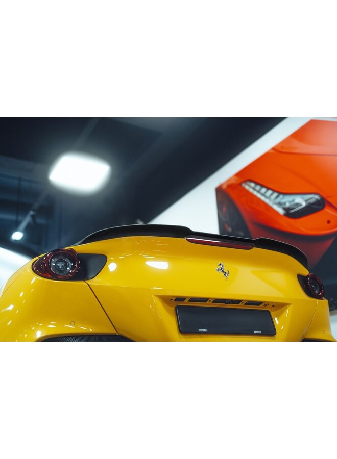 Labbro dello spoiler del bagagliaio in carbonio Ferrari Portofino