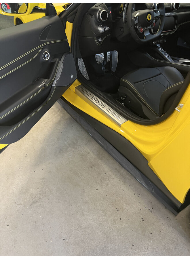 Estensioni minigonne laterali Ferrari Portofino in carbonio