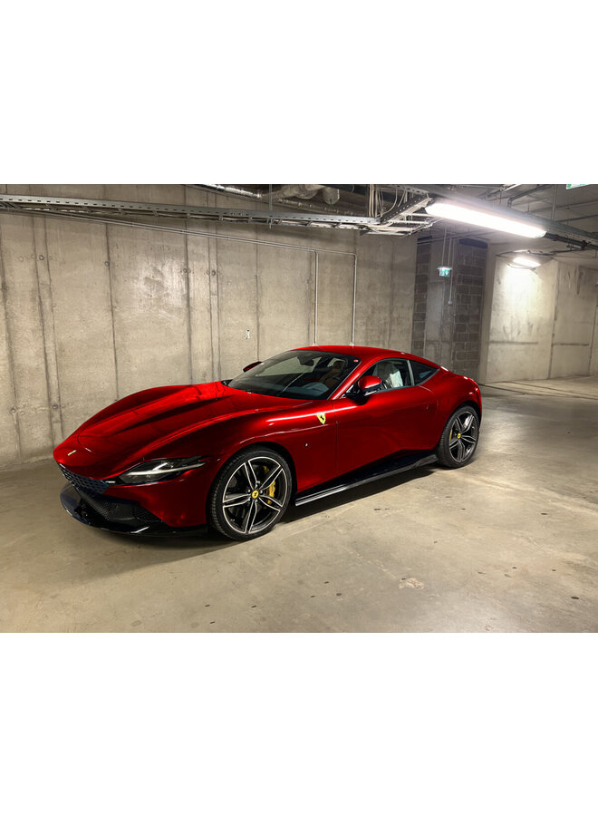 Ferrari Roma carbon side skirt extensions