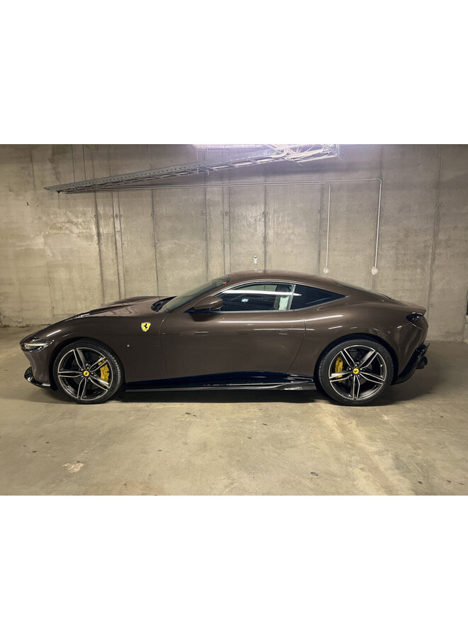 Ferrari Roma carbon side skirt extensions