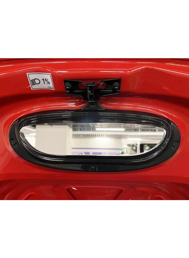 Il s'agit d'un conduit d'admission d'air de capot en carbone pour Ferrari F8 Tributo