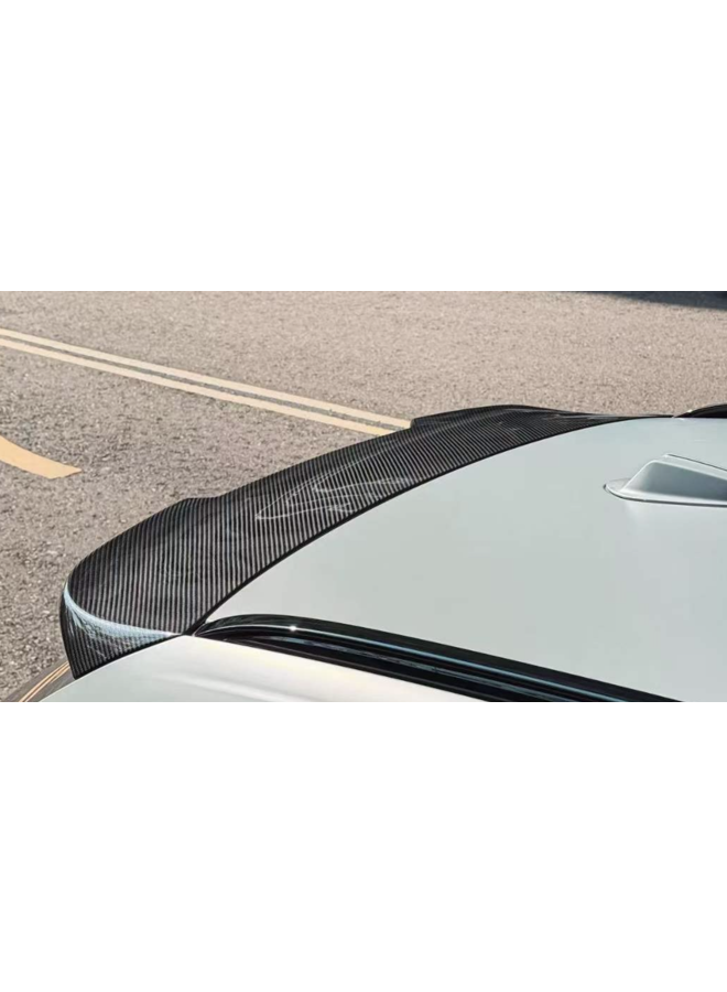 Se trata de un alerón de techo de carbono para BMW G21 G81 M3 Touring