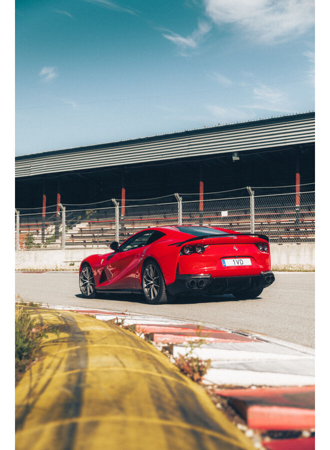 Labbro spoiler bagagliaio in carbonio Ferrari 812 Superfast