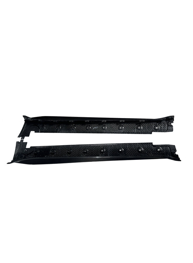 This concerns a set of Porsche 992.1 & 992.2 911 GT3 carbon side skirt extensions.