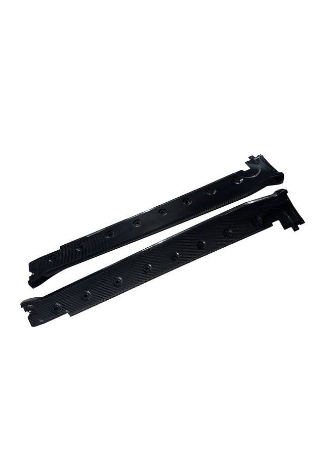 This concerns a set of Porsche 992.1 & 992.2 911 GT3 carbon side skirt extensions.