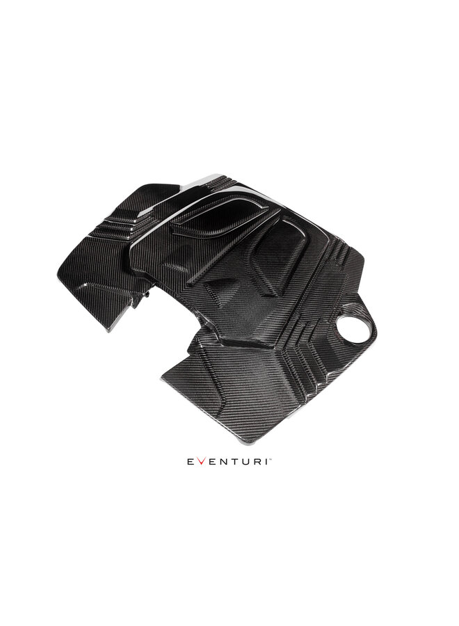 Esta é uma entrada Eventuri de carbono do Porsche Cayenne S V6