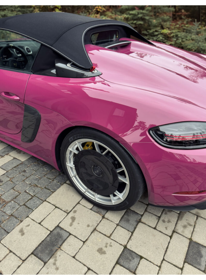 Dit betreft een set Porsche 718 cayman GT4RS / Spyder RS carbon aero velg disc